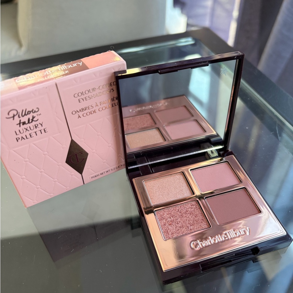 Charlotte Tilbury eyeshadows " Pillow Talk"